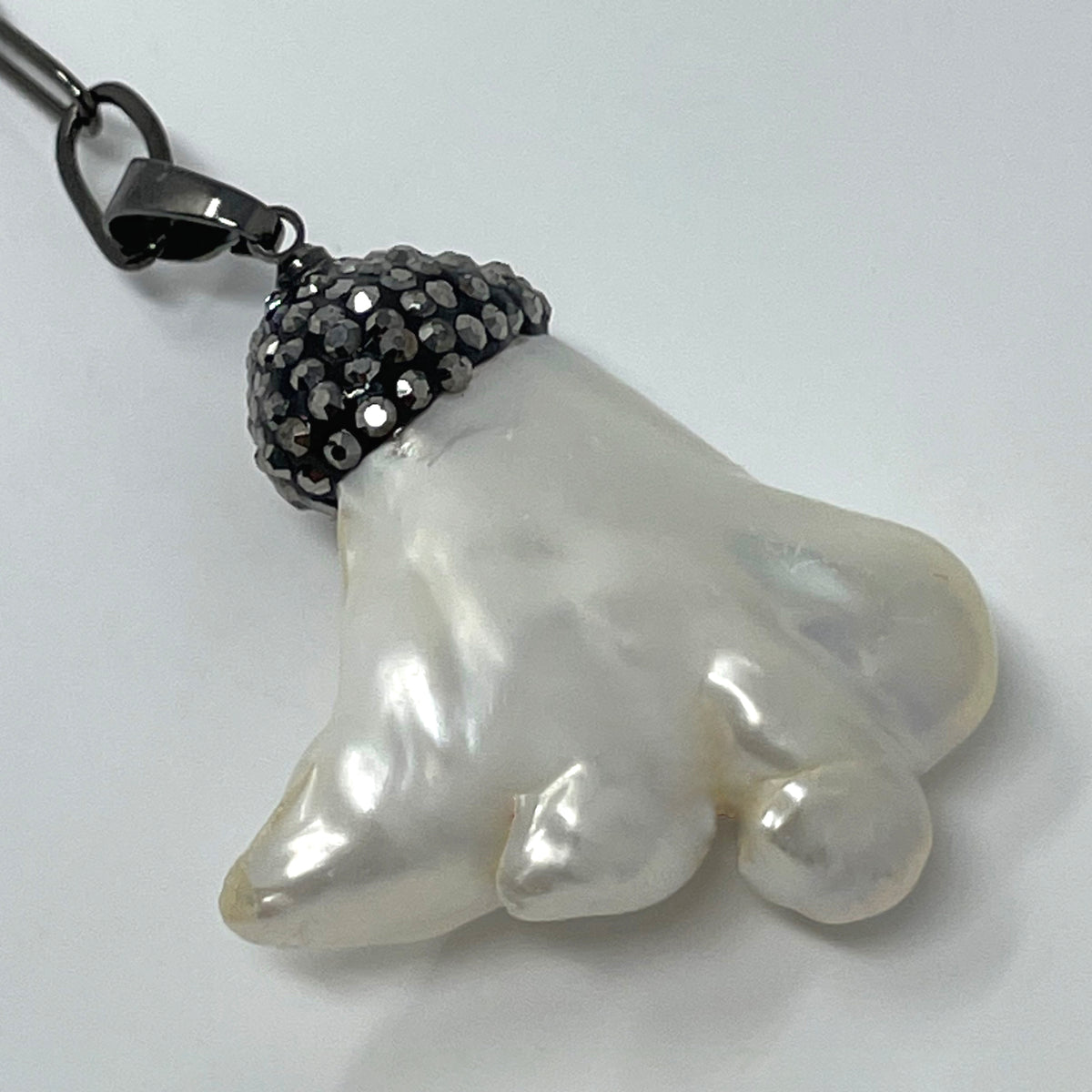 Clip Chain with Drop Pearl Pendant